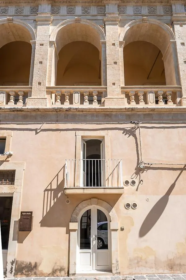 I 5 Archi Di Via Ducezio Villa Noto 0*,  Italy